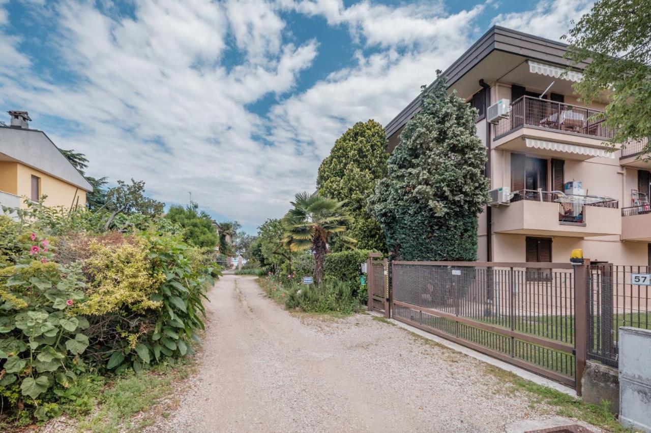 Casa Lugana 15 - Monolocale Con Piscina Fronte Lago Sirmione Exteriér fotografie
