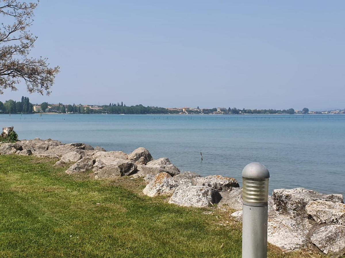 Casa Lugana 15 - Monolocale Con Piscina Fronte Lago Sirmione Exteriér fotografie